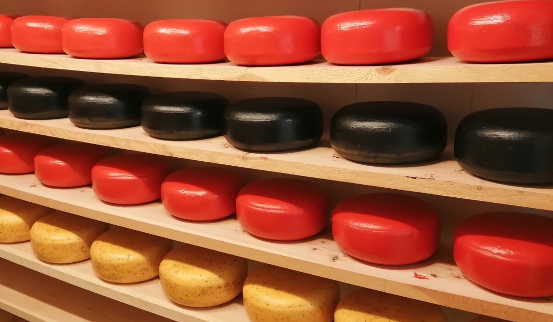 Oster som ligger lagret